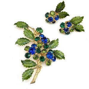Hobe' vintage pin brooch and matching earrings with rhinestones SET
